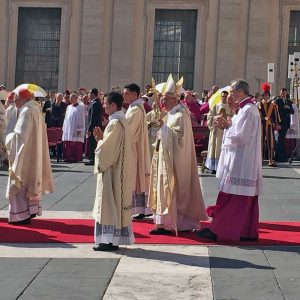 The papal procession at the Canonization Liturgy of Mother Teresa.
