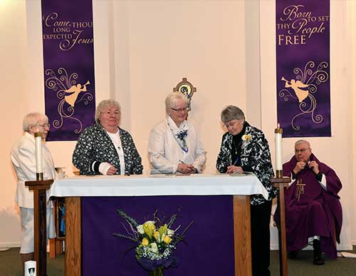 Sr.-Elizabeth-Signs-Vows